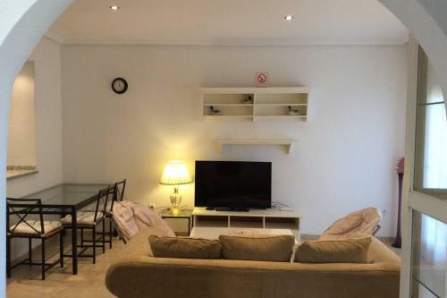 A Cozy Two Bedroom Apartment On The Golf Resort