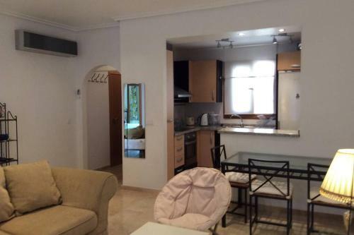 A Cozy Two Bedroom Apartment On The Golf Resort