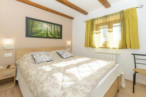 Spacious Holiday Home Guran