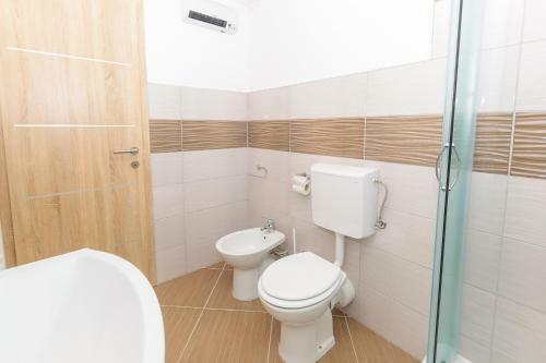 Spacious Holiday Home Guran