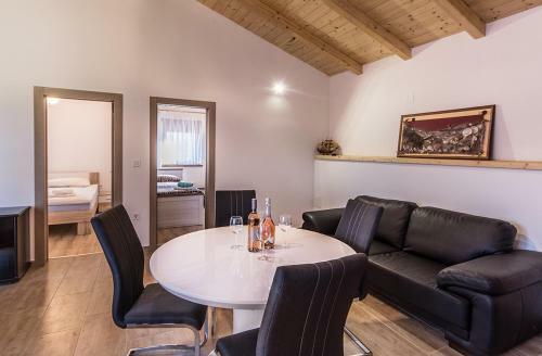 Villa Betiga 2, With Pool And Jacuzzi