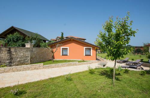Villa Betiga 2, With Pool And Jacuzzi