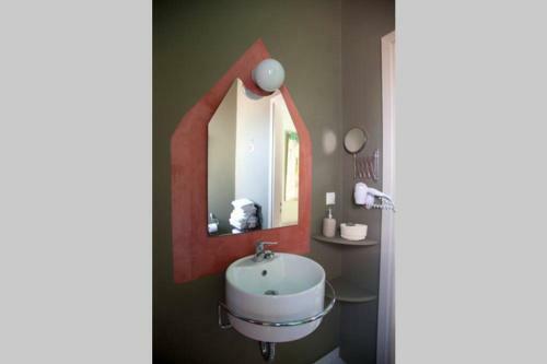 The Boatyard Luxury 2 Bedroom Apartment Aeginatown