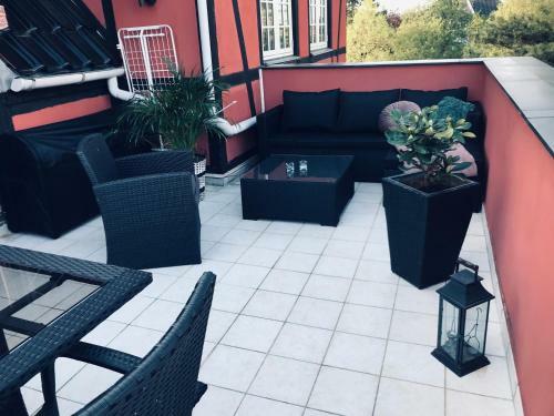 Apartamento Centralt I Gentofte I 2 Plan, Ved S-tog Og Busser