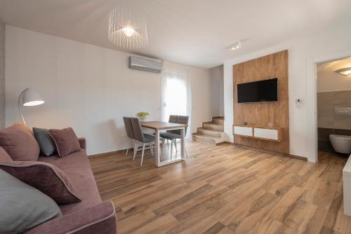 Luxury Apartments - La Vir 1 & 2