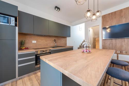 Luxury Apartments - La Vir 3 & 4