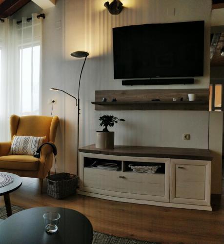 Apartments Larus, 4 Stars, Jacuzzi, 100 M2