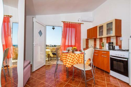 Sea View Apartments Vir