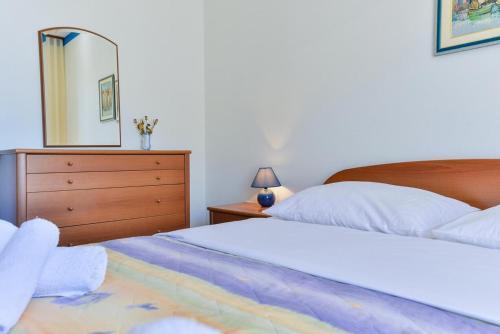Apartments By The Sea Vir - 18590