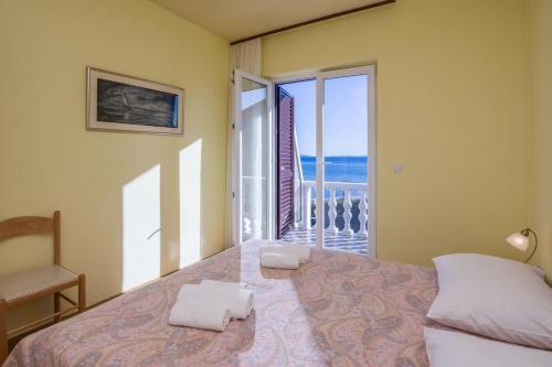 Apartments By The Sea Vir - 18590
