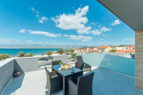 Apartments By The Sea Vir - 18588