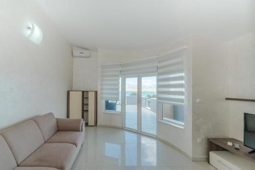 Apartments By The Sea Vir - 18588