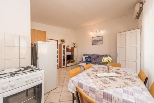 Apartments By The Sea Vir - 18516