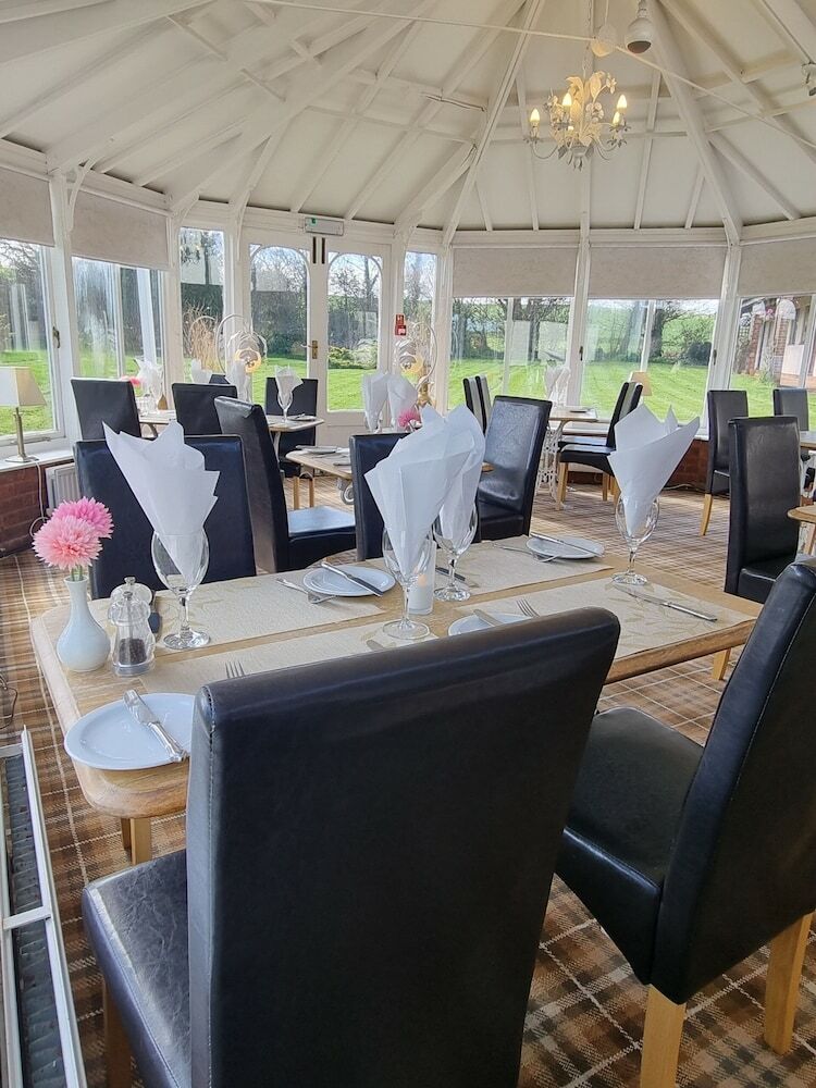 Apple Tree Hotel