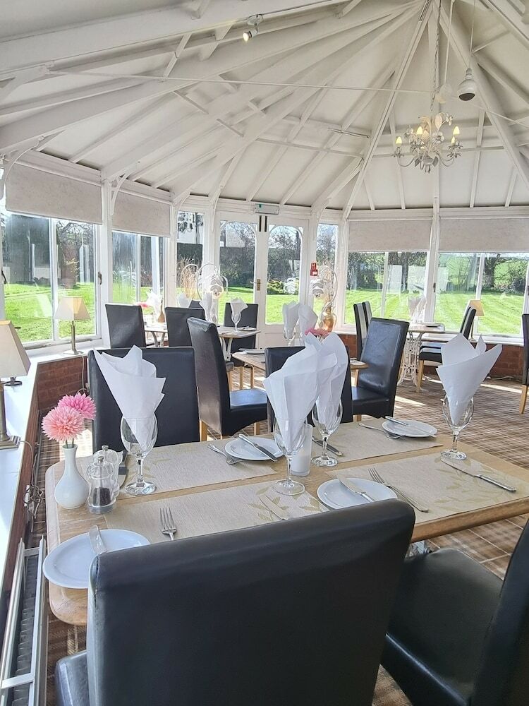 Apple Tree Hotel