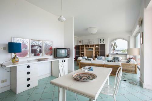 Apartamento Lighthouse On The Sea In Pozzillo - Starfish