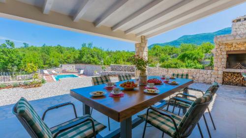 Villa Rusticale With Private Pool