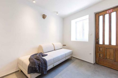Apartment In Vrbnik/insel Krk 37191
