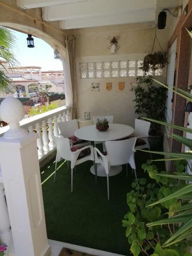 Casa Tranquila En La Marina Urbanizaci�n