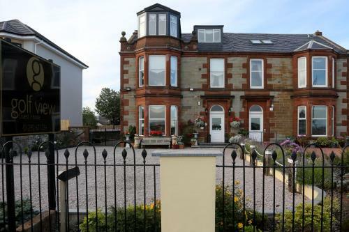 Hostal Golf View B&B