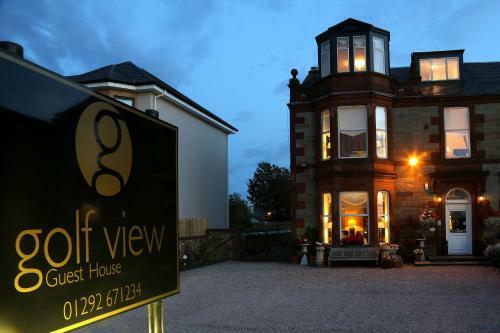 Hostal Golf View B&B