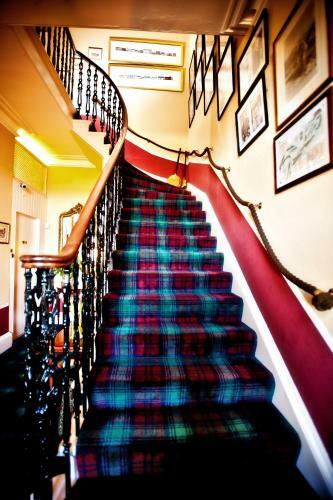Hostal Golf View B&B