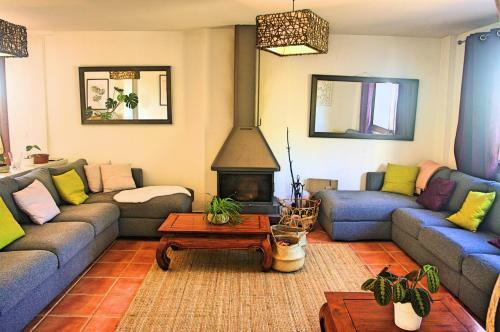 Hostal La Fuente Retreat - B&B