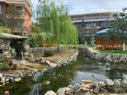 2 Bedroom Apartment In Oasis