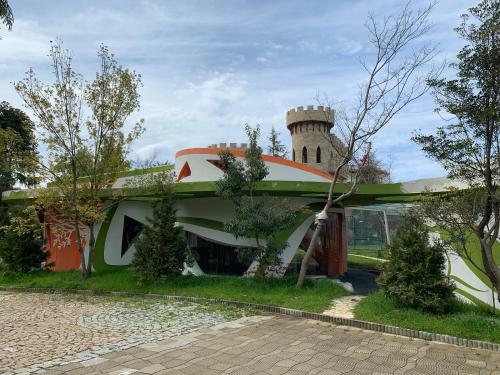 2 Bedroom Apartment In Oasis