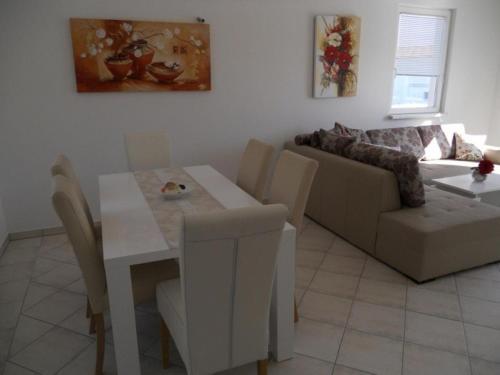Apartments With A Parking Space Vodice - 16578