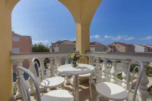 Apartments With A Parking Space Srima - Vodice, Vodice - 17660