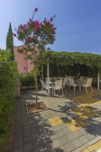 Apartments With A Parking Space Srima - Vodice, Vodice - 17660