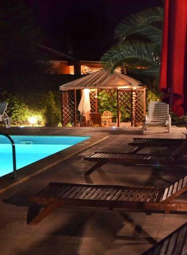Apartamento Sea La Vie Holiday Home With Pool