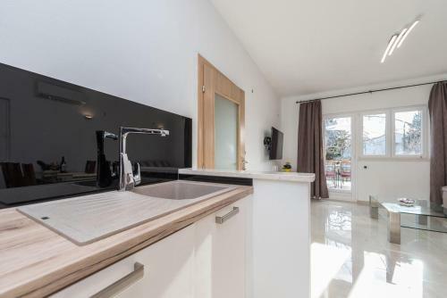 Holiday House With A Parking Space Vrsi - Mulo, Zadar - 16527