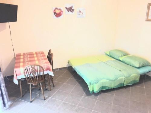 Apartments By The Sea Vrsi - Mulo, Zadar - 17066