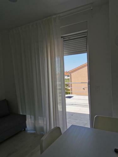 Apartments With A Parking Space Vrsi - Mulo, Zadar - 19047
