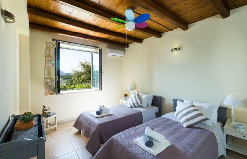 Villa Asteriskos & Vereniki Sea View From Mountains