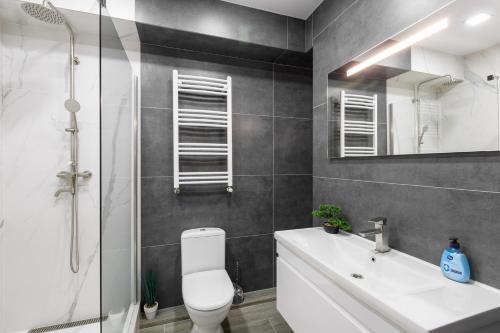 Apartamento City Center. Panoramic Windows. Fireplace.