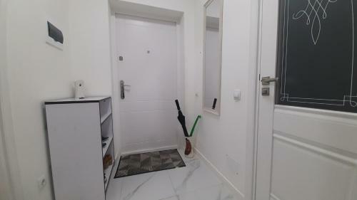 White Apartament Airport