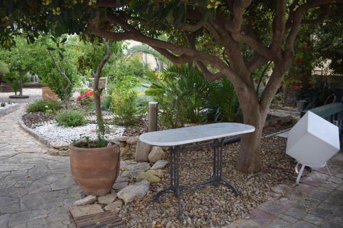Hauzify I Villa Del Castell