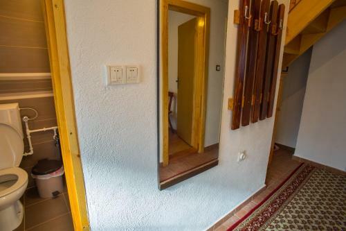 Vukovi? Accommodation