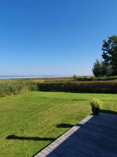 Full Ocean View & Game Rooms