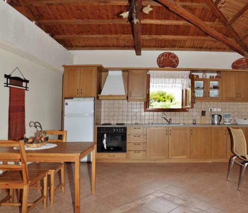 Villa Oceanis - Luxury Seaside Villa