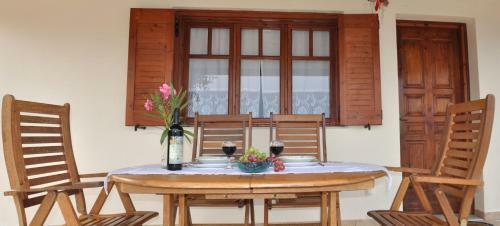 Villa Oceanis - Luxury Seaside Villa