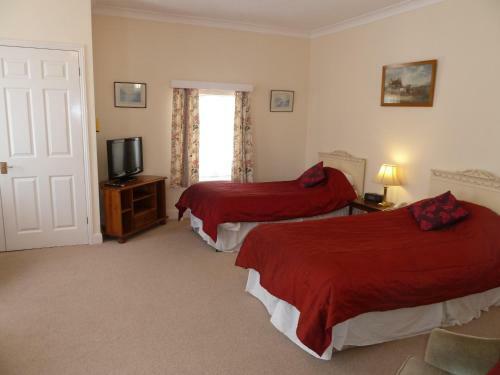 Tyrrells Ford Hotel