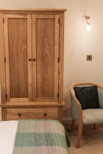 Gwesty'r Emlyn Hotel