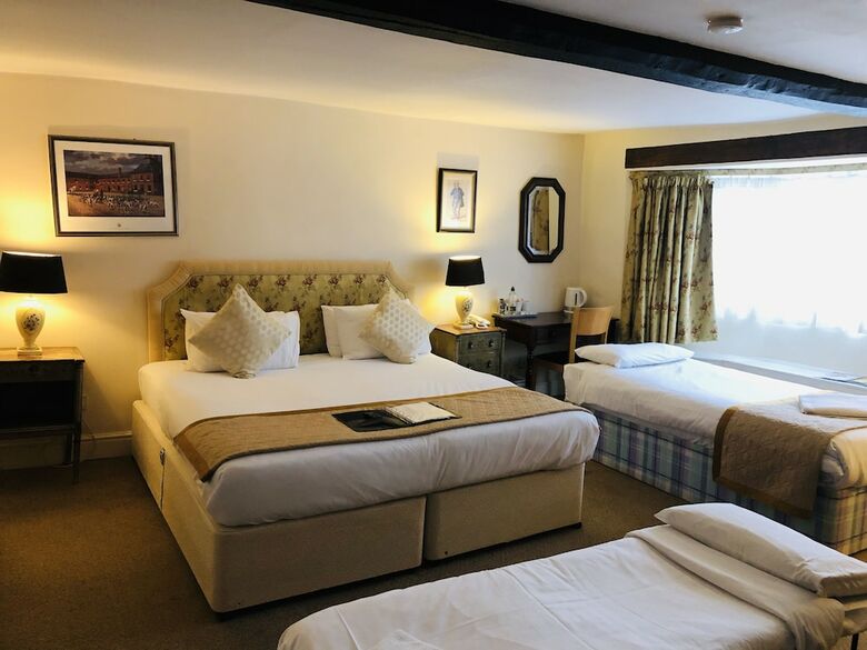 Brook Whipper-in Hotel