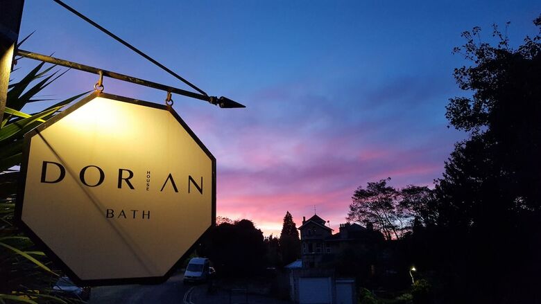 Hostal Dorian House
