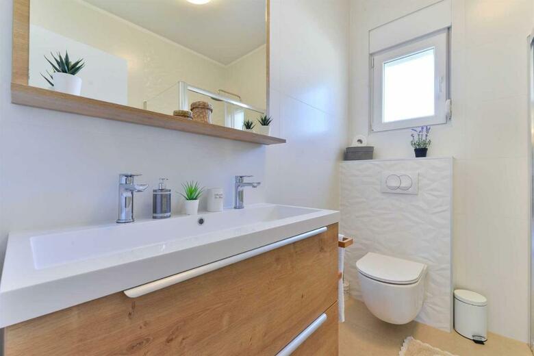 4* Villa First Hill With Heated Pool, Zaton
