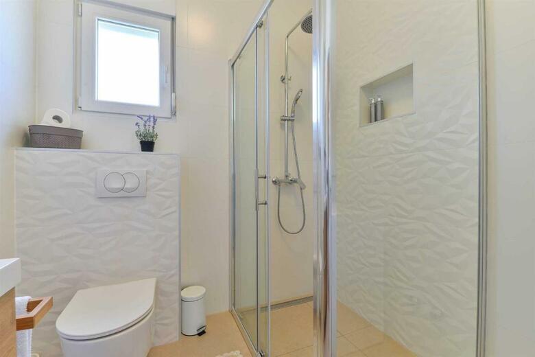 4* Villa First Hill With Heated Pool, Zaton